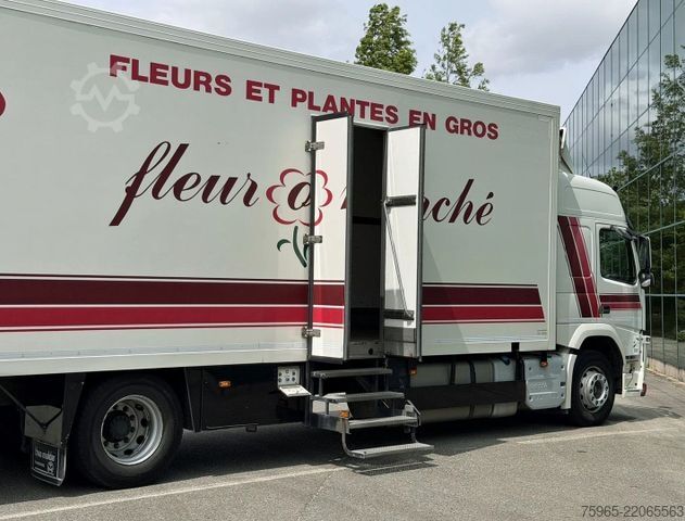 Refrigerated truck VOLVO FM 7 KARREN BAK THEO MULDER KOELING KACHEL LAADK