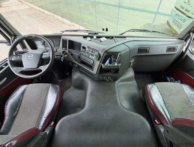 Refrigerated truck VOLVO FM 7 KARREN BAK THEO MULDER KOELING KACHEL LAADK
