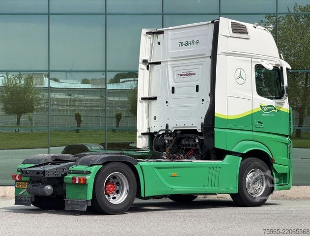 Standard tractor unit MERCEDES-BENZ Actros 1845 GIGA SPACE 2x TANK 615.000 KM TOP CO