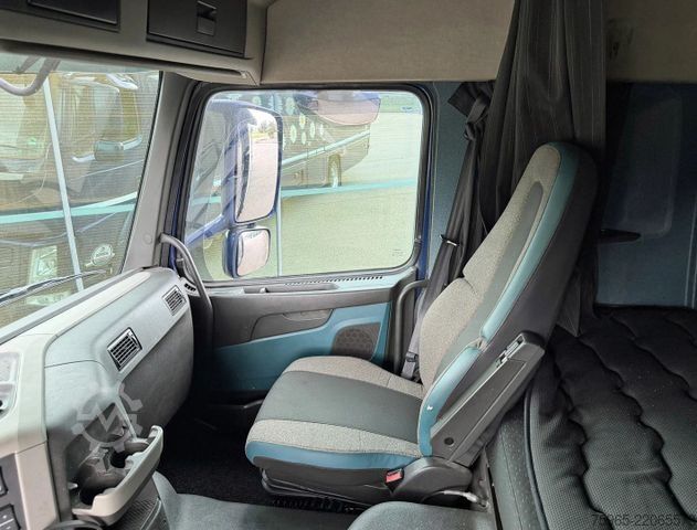Refrigerated truck VOLVO FM VOL LUCHT GEVEERD 6 KARREN BAK THEO MULDER KO