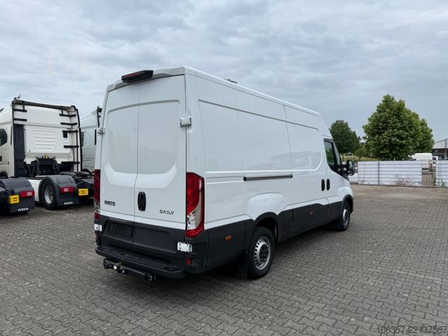 High top van IVECO Daily 35S16V Klima, PDC,Tacho, AHK, RD 3520mm