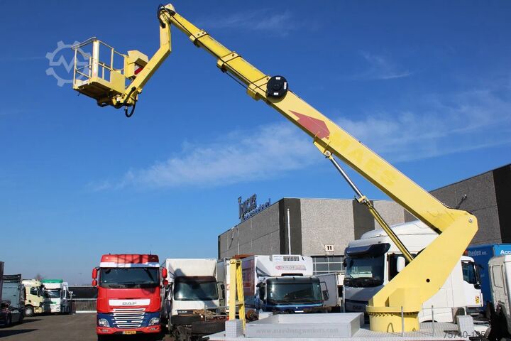 Lifting platform MAN TGL 17.240 + 3PERSON + MANUAL