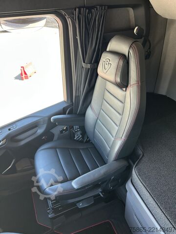 Standard tractor Scania 590S V8 Highline / Retarder / Leder / Vol Lucht...