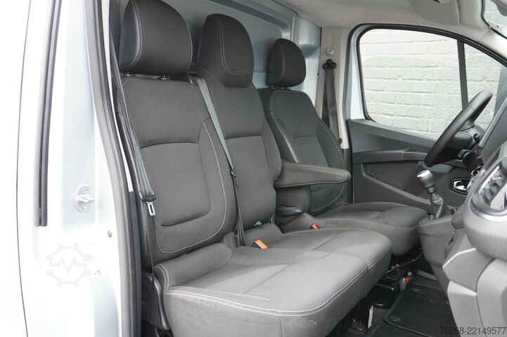 Delivery van Renault Trafic 2.0 dCi 150PK L2 EURO 6 - Airco - Cruise...