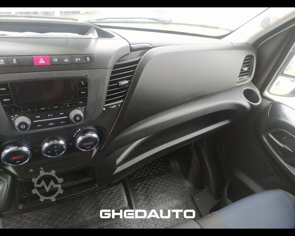 Minibus IVECO Daily V 35.16 E6 2016 - daily 35 S16 V H3 4100 E6