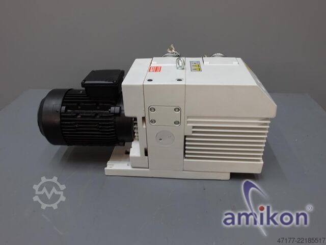 Vacuum pump Leybold Trivac D 40 B