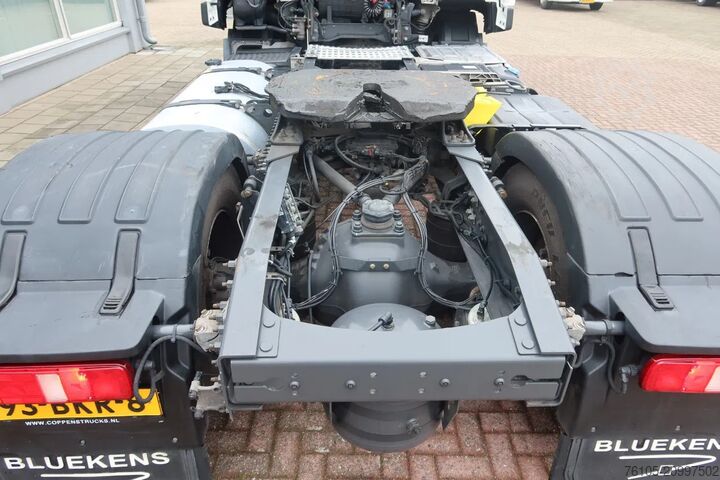 Standard tractor Volvo FM 420 4x2  Smart tacho