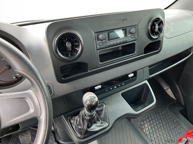 Pritschenwagen Mercedes-Benz Sprinter 211 CDI Pritsche DOKA  Leder KlimaA