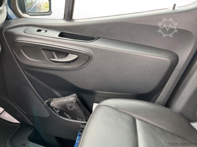 Pritschenwagen Mercedes-Benz Sprinter 211 CDI Pritsche DOKA  Leder KlimaA