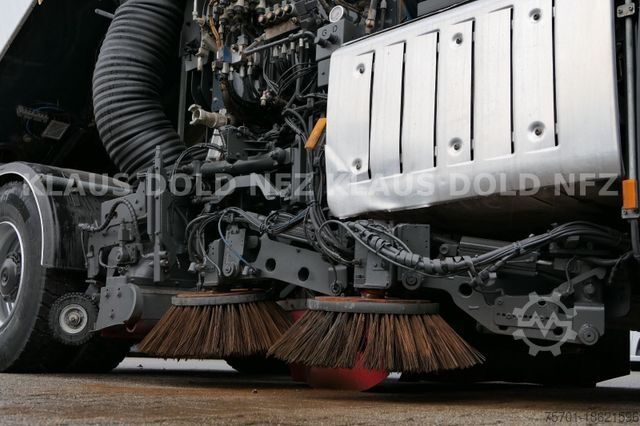 Kehrmaschine MERCEDES-BENZ Arocs 1840 Straßenkehrmaschine BH 9 Kamera