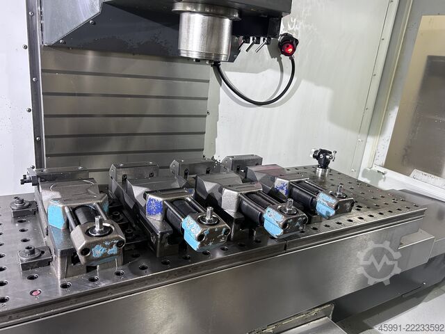 Vertical machining center HAAS VF-4SS vertical machining center