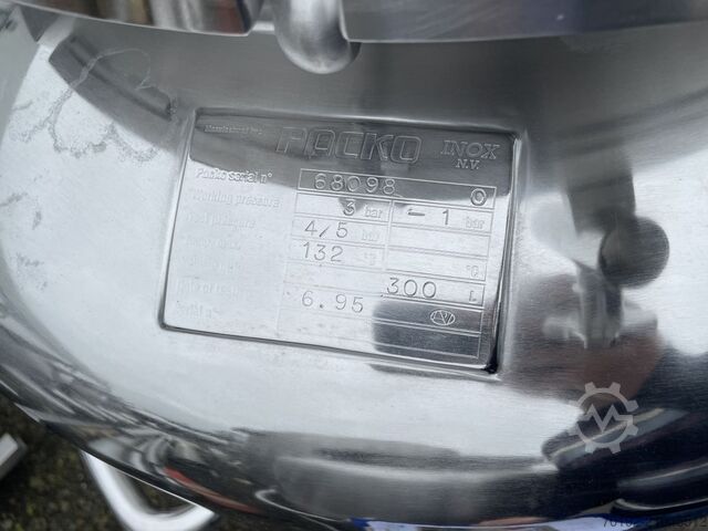 300 liter pressure vessel made of V2A stainless steel S16632