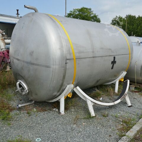 13000 Liter horizontaler Lagertank aus V2A auf Lagersätteln  9621