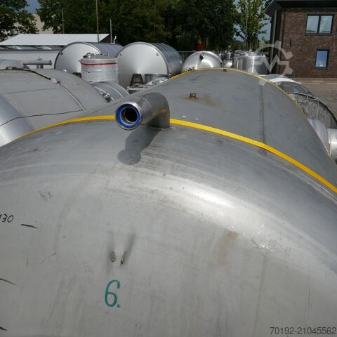 13000 Liter horizontaler Lagertank aus V2A auf Lagersätteln  9621