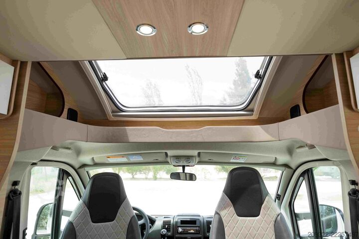 Semi-integrated camper 2020 Fiat Ducato Weinsberg Carasuite | Completamente accessoriato |
