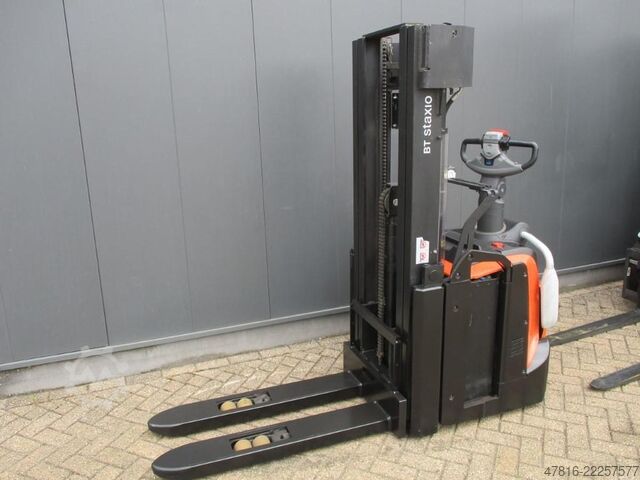 High lifting pallet truck TOYOTA SPE140L