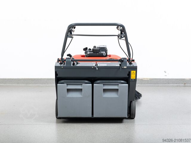 Hako Sweepmaster P800 Kehrmaschine Hako Sweepmaster P800 Benzin - 2017y