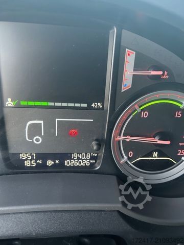 Standard SZM DAF XF 106.460 *Superspacecab*E6*Intarder*2 TANK 500