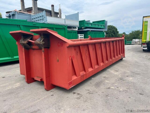 Roll-off container  CONTAINER SCARRABILE USATO A CIELO APERTO