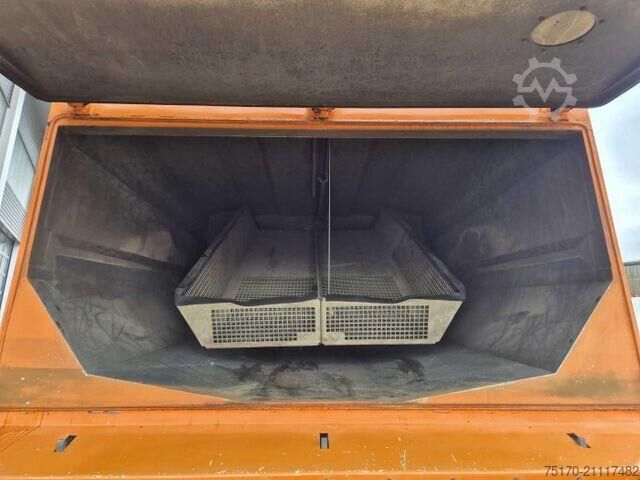 Kehrmaschine Mercedes-Benz Actros 2032 A 4x4 Bucher STKF 9500 Airport 30x