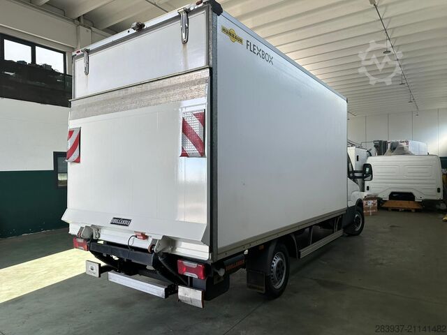 Transporter mit Koffer iveco Daily 35