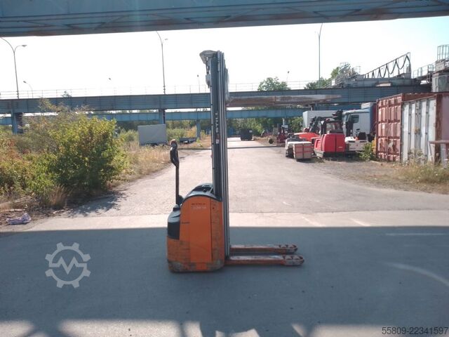 High Lift stacker Still EGV 14 // Neue Reifen