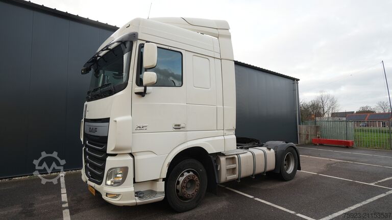 Standard-SZM DAF XF 440 Space Cab tractor unit