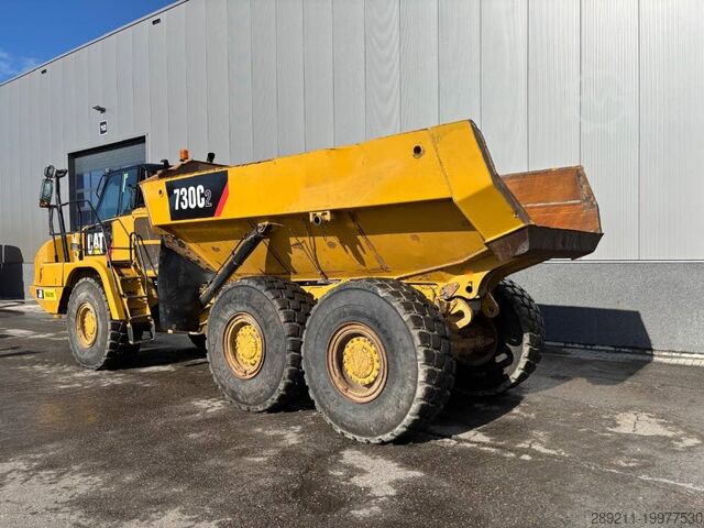 Dumper Caterpillar 730 C2 (Tailgate)