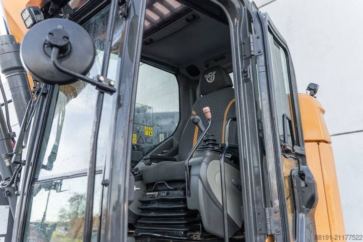 Raupenbagger CASE CX 145 D SR