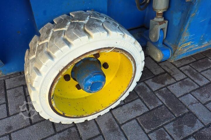 Scissor lift Holland Lift Combistar N-165EL12 Electric, 18.5m Working Height