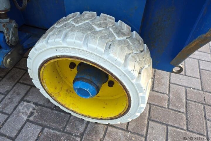 Scissor lift Holland Lift Combistar N-165EL12 Electric, 18.5m Working Height