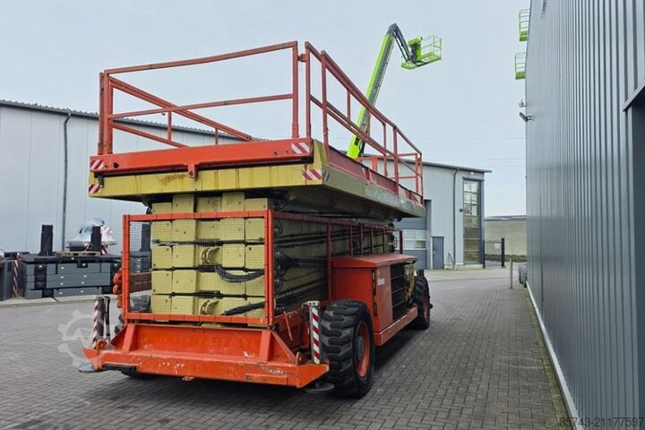 Scherenhebebühne Holland Lift G-300DL30/S Diesel, 4x4x4 Drive, 33.5m Working Hei