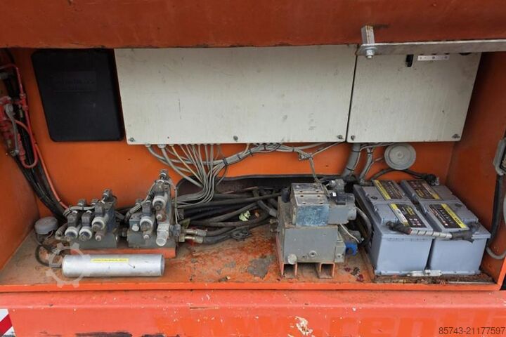 Scherenhebebühne Holland Lift G-300DL30/S Diesel, 4x4x4 Drive, 33.5m Working Hei