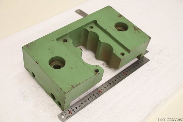 Punching tool intermediate block Mubea Aufnahme Unten