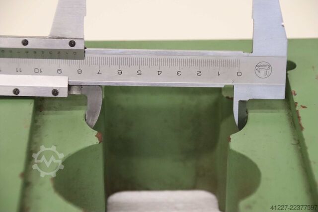 Punching tool intermediate block Mubea Aufnahme Unten