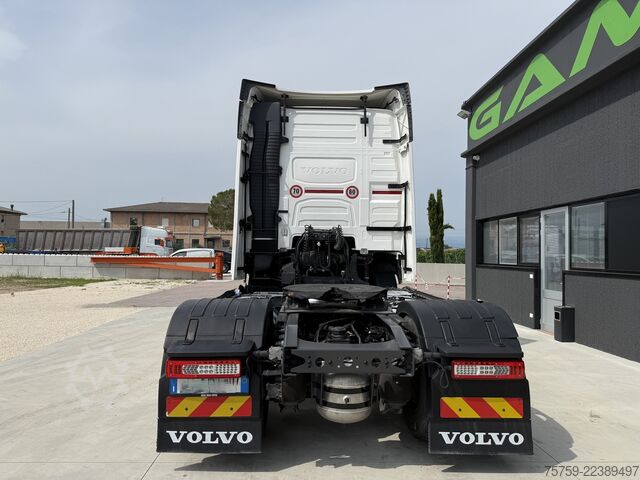Standard tractor unit Volvo FH13.500 Globetrotter I-Save VEB-Plus