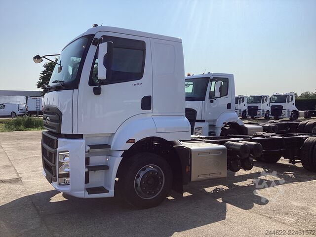 Custom body truck Ford Ford 4x2 Road 1833 Low Roof Sleeper Cab