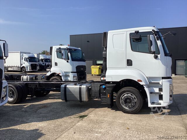Custom body truck Ford Ford 4x2 Road 1833 Low Roof Sleeper Cab