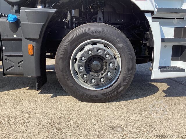 Custom body truck Ford Ford 4x2 Road 1833 Low Roof Sleeper Cab