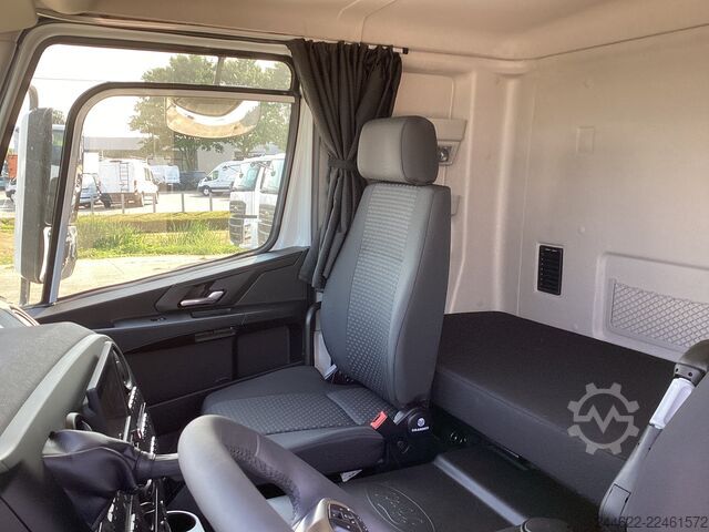 Custom body truck Ford Ford 4x2 Road 1833 Low Roof Sleeper Cab