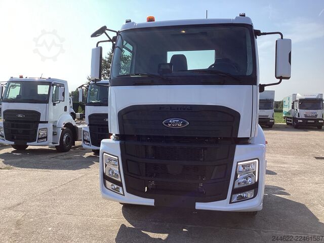 Custom body truck Ford Ford 4x2 Road 1833 Daycab
