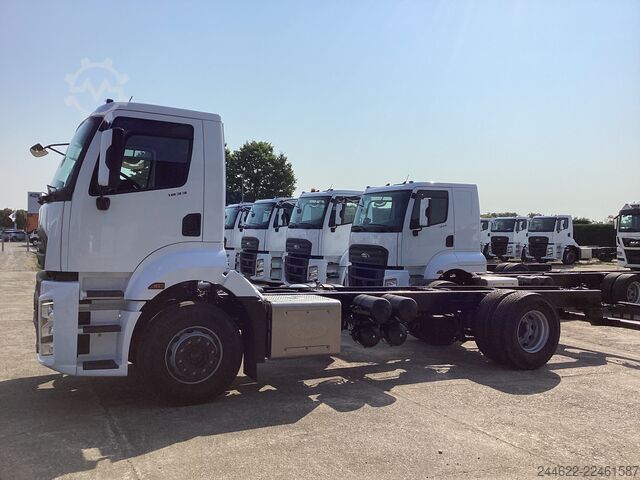 Custom body truck Ford Ford 4x2 Road 1833 Daycab