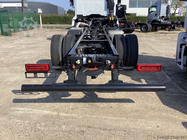 Custom body truck Ford Ford 4x2 Road 1833 Daycab