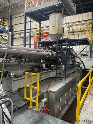 Injection molding machine REAL PRESS RP 4000 T