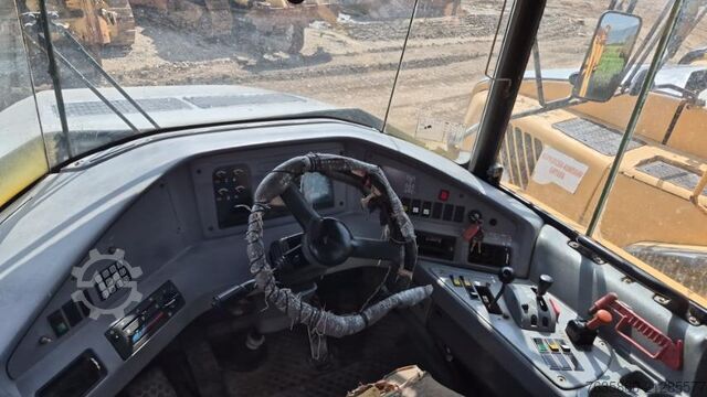 Box truck Volvo A35D