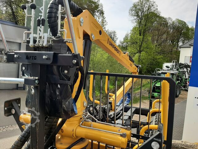 Log trailer Uniforest Rückehänger Uniforst 6.34 mit Kran