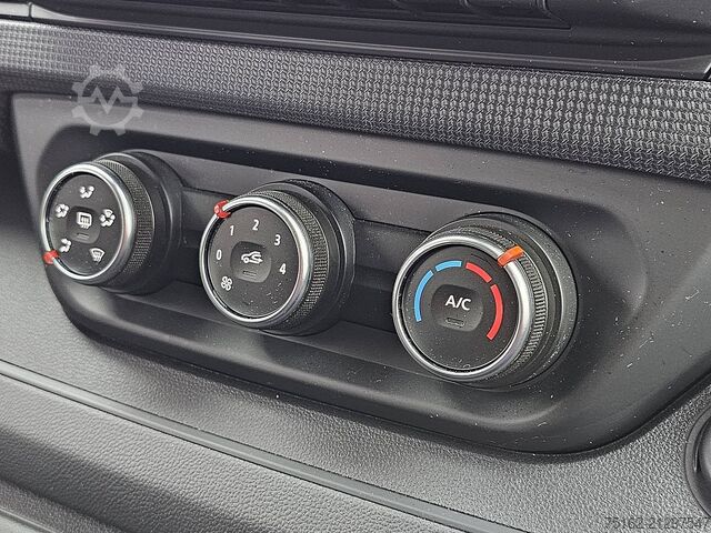 Hochdachkombi RENAULT TRAFIC 2.0 DCI L1H1 LED Navi!