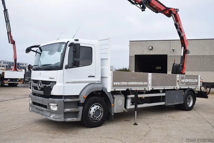 Loading platform Mercedes-Benz Axor 1829 + Fassi 135 Flygip