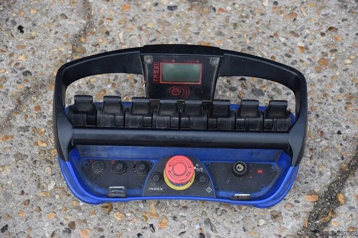 Loading platform Mercedes-Benz Axor 1829 + Fassi 135 Flygip