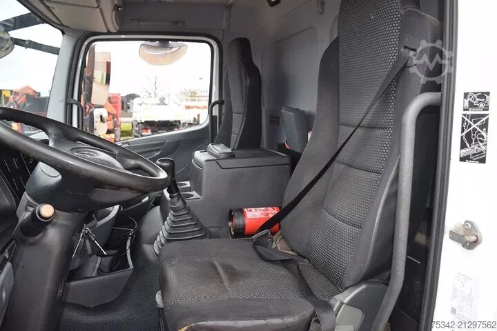 Loading platform Mercedes-Benz Axor 1829 + Fassi 135 Flygip